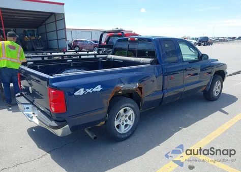 2007 Dodge Dakota Slt z USA, uszkodzony, nr VIN 1D7HW42K27S161011
